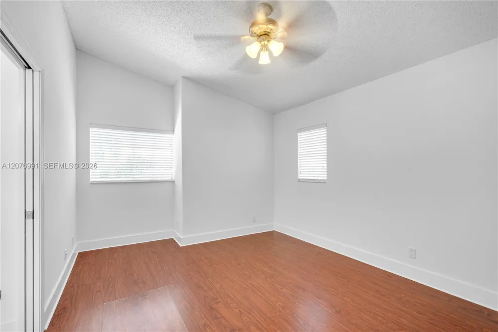 950 NW 197th Ter Pembroke Pines, FL 33029