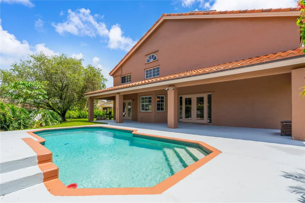 950 NW 197th Ter Pembroke Pines, FL 33029