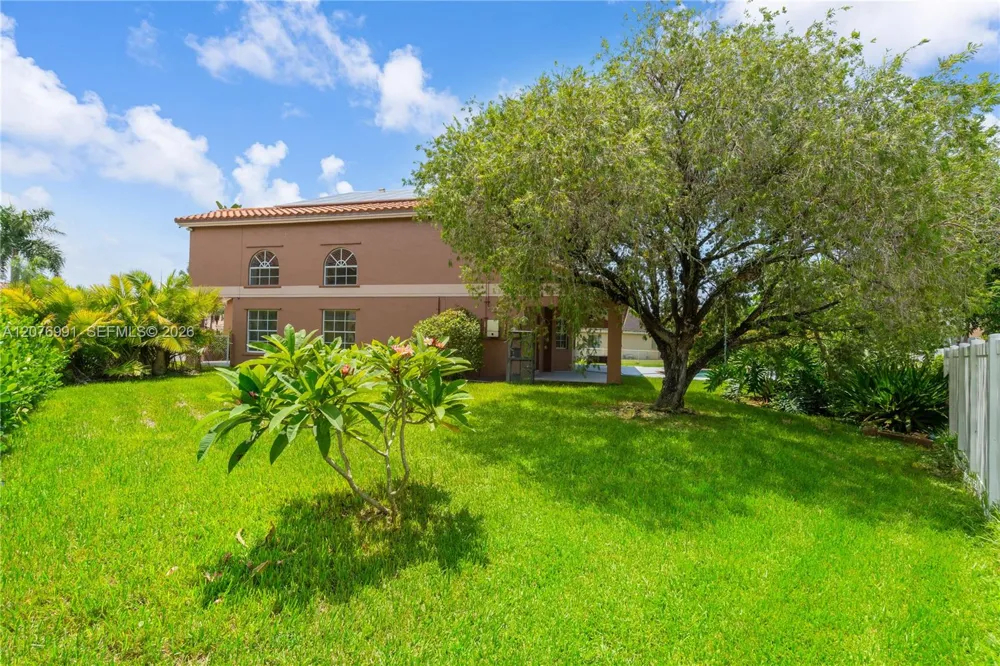 950 NW 197th Ter Pembroke Pines, FL 33029