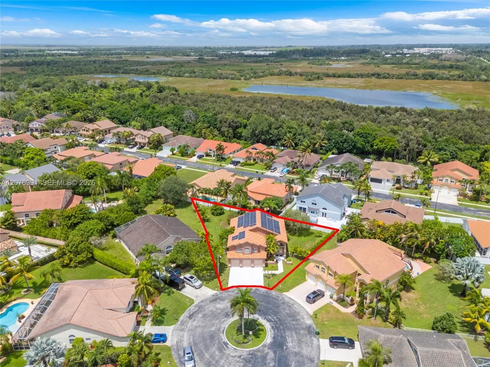 950 NW 197th Ter Pembroke Pines, FL 33029