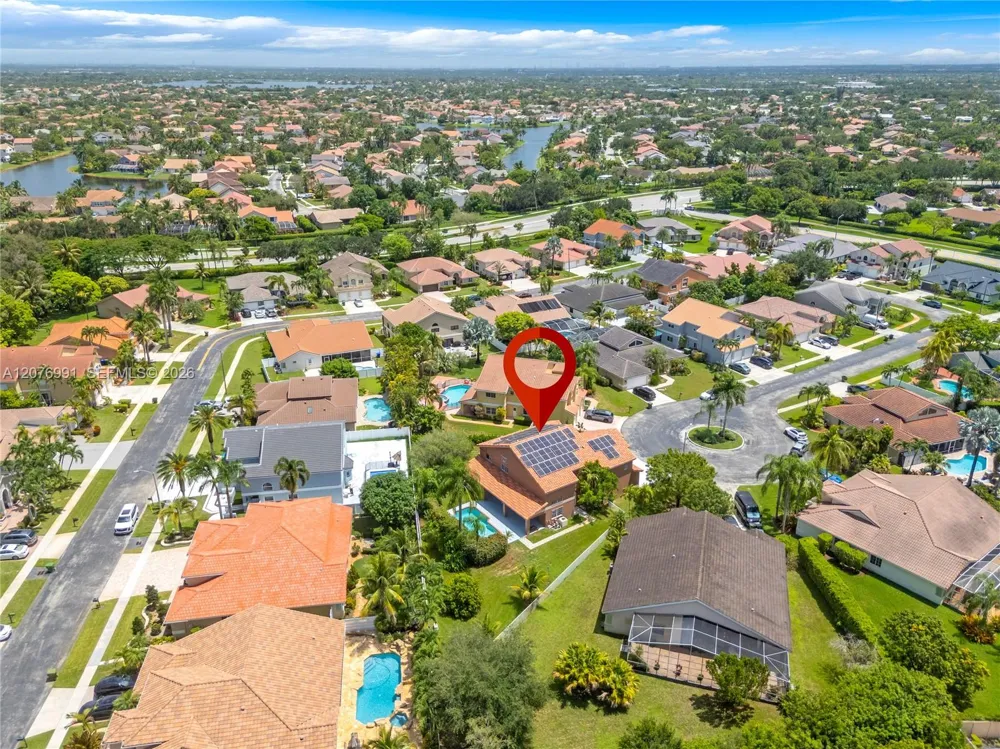 950 NW 197th Ter Pembroke Pines, FL 33029