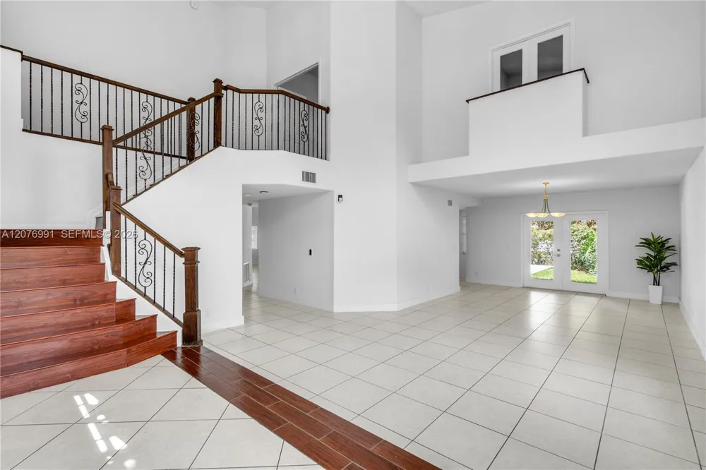 950 NW 197th Ter Pembroke Pines, FL 33029