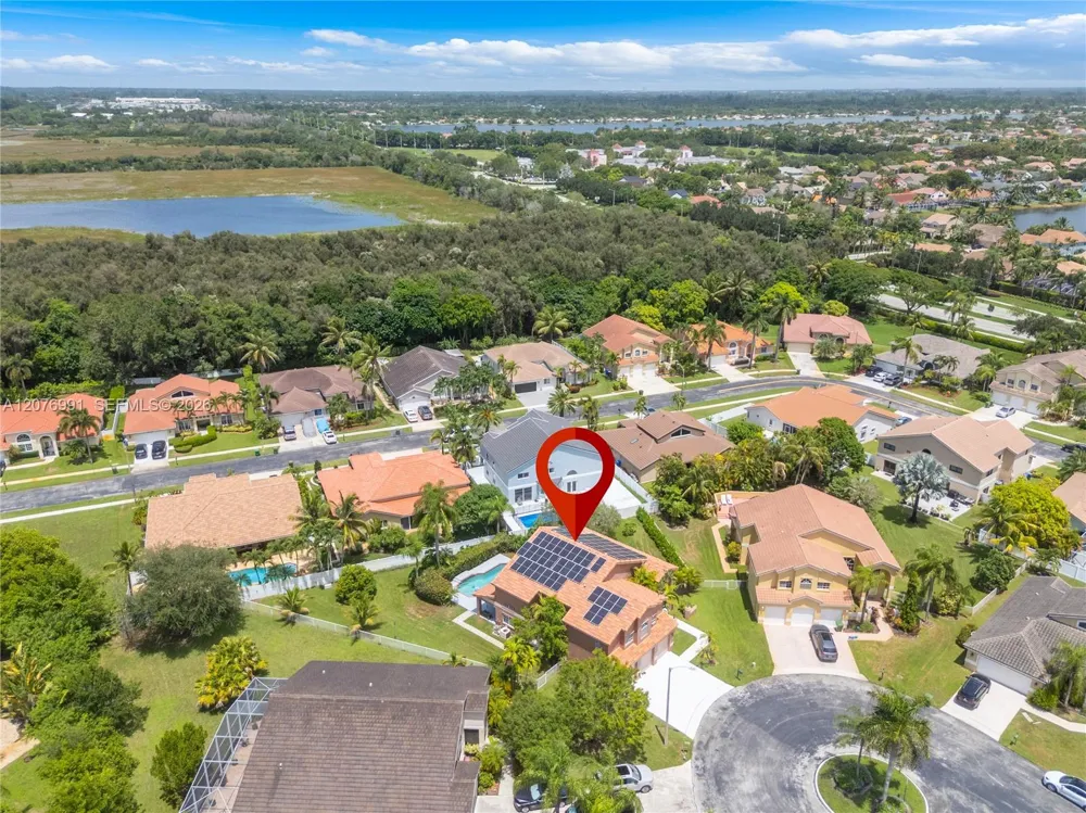 950 NW 197th Ter Pembroke Pines, FL 33029