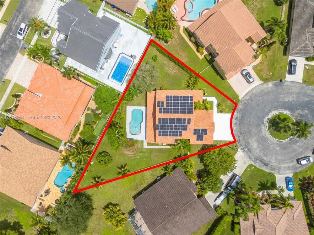 950 NW 197th Ter Pembroke Pines, FL 33029