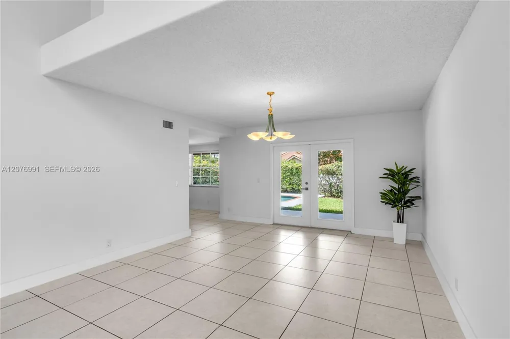 950 NW 197th Ter Pembroke Pines, FL 33029