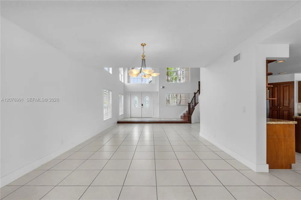 950 NW 197th Ter Pembroke Pines, FL 33029