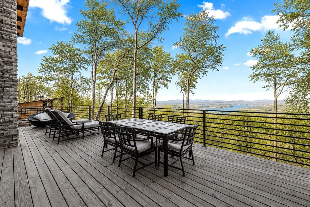 970 Lakeview Dr Blue Ridge, GA 30513