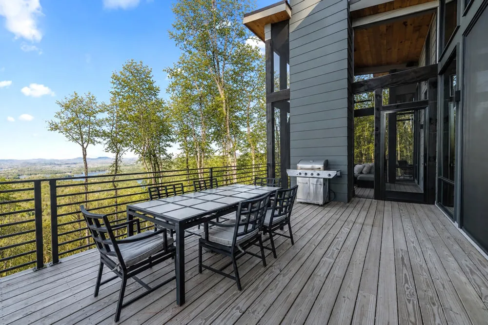 970 Lakeview Dr Blue Ridge, GA 30513