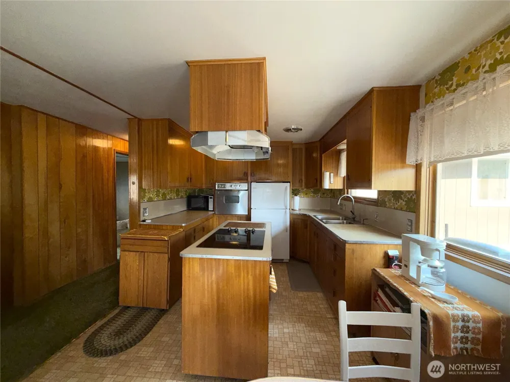 245 Klondike Road Republic, WA 99166