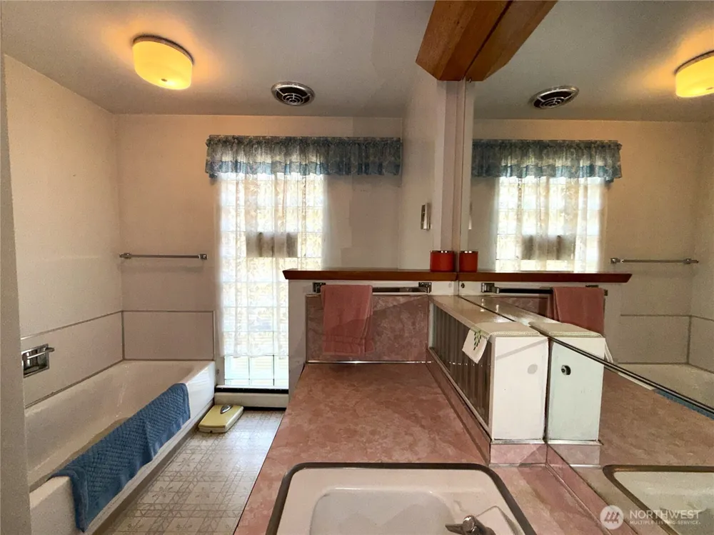 245 Klondike Road Republic, WA 99166