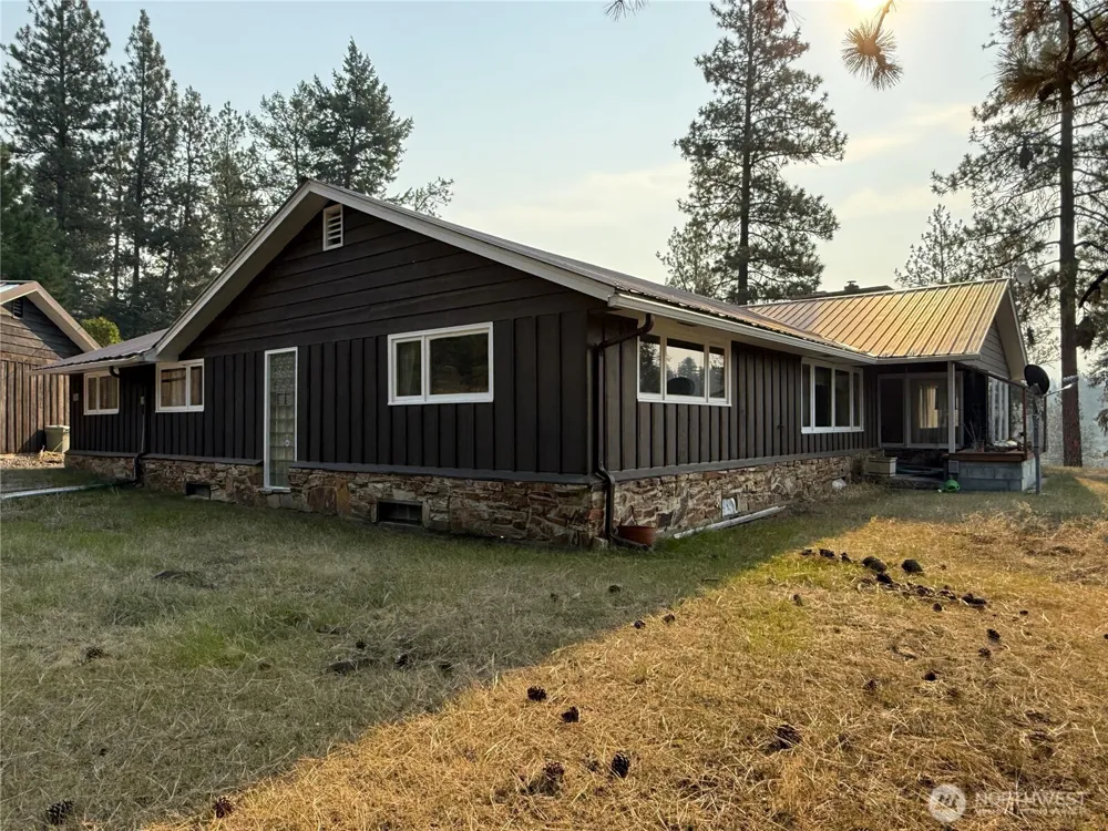 245 Klondike Road Republic, WA 99166