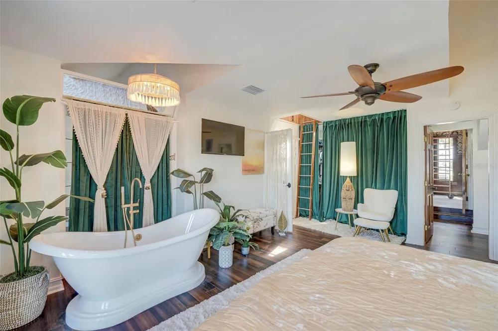 2491 PALM TREE DRIVE Punta Gorda, FL 33950