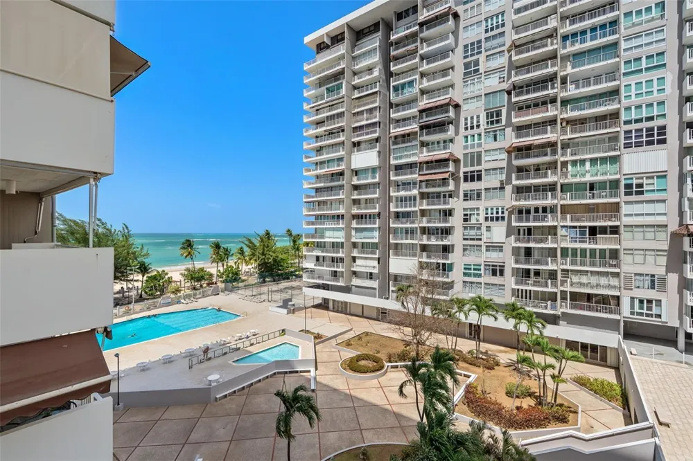 5859 AVE. ISLA VERDE CAROLINA Carolina, PR 00979