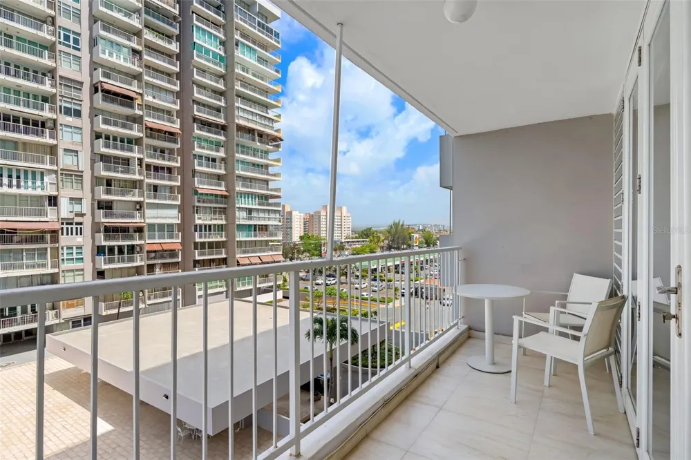5859 AVE. ISLA VERDE CAROLINA Carolina, PR 00979