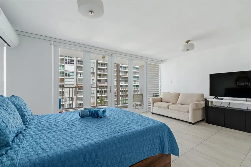 5859 AVE. ISLA VERDE CAROLINA Carolina, PR 00979