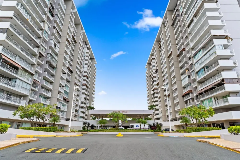 5859 AVE. ISLA VERDE CAROLINA Carolina, PR 00979