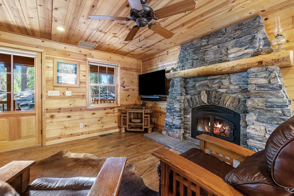 41836 Knobcone Lane Shaver Lake, CA 93664