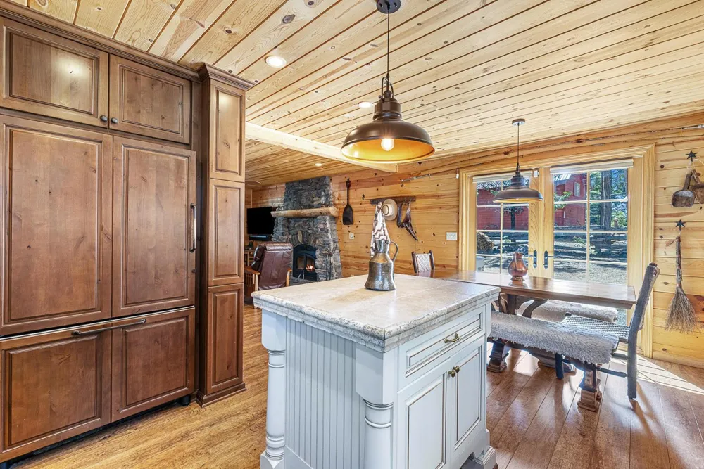 41836 Knobcone Lane Shaver Lake, CA 93664