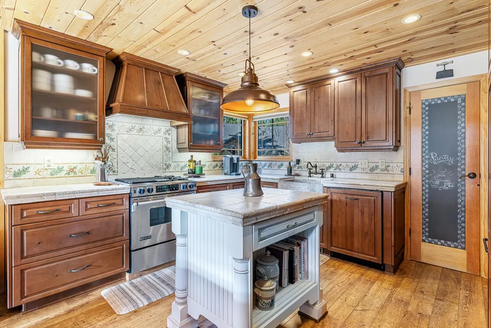 41836 Knobcone Lane Shaver Lake, CA 93664
