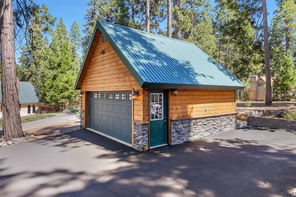 41836 Knobcone Lane Shaver Lake, CA 93664
