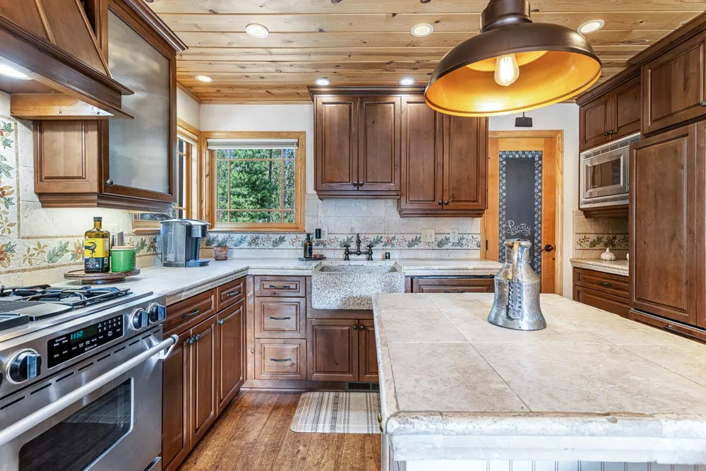 41836 Knobcone Lane Shaver Lake, CA 93664