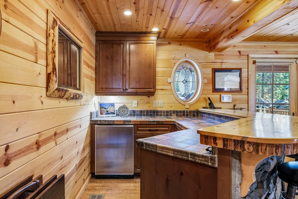 41836 Knobcone Lane Shaver Lake, CA 93664