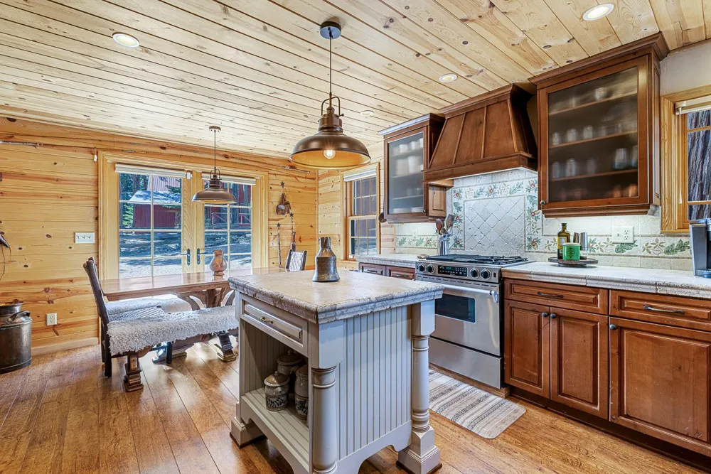 41836 Knobcone Lane Shaver Lake, CA 93664