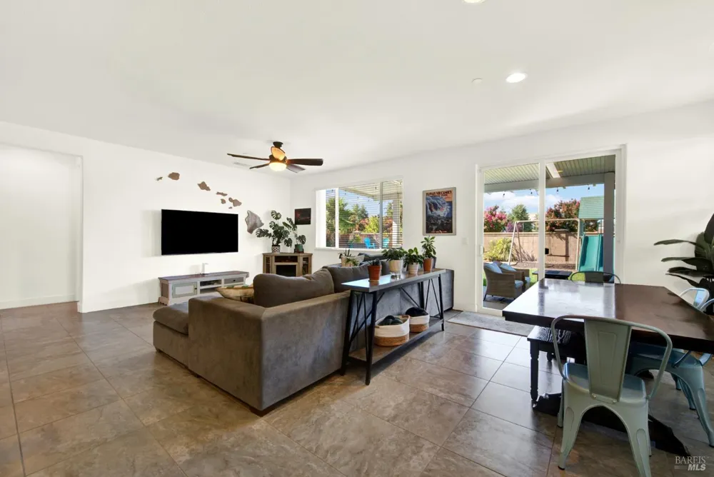 426 Crimson Circle Vacaville, CA 95687