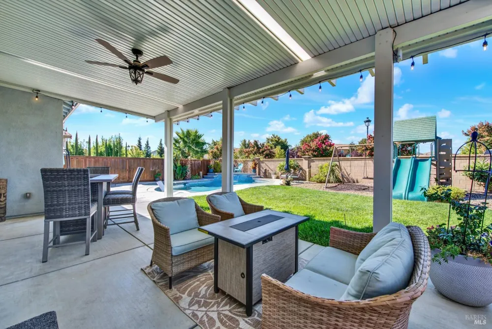 426 Crimson Circle Vacaville, CA 95687