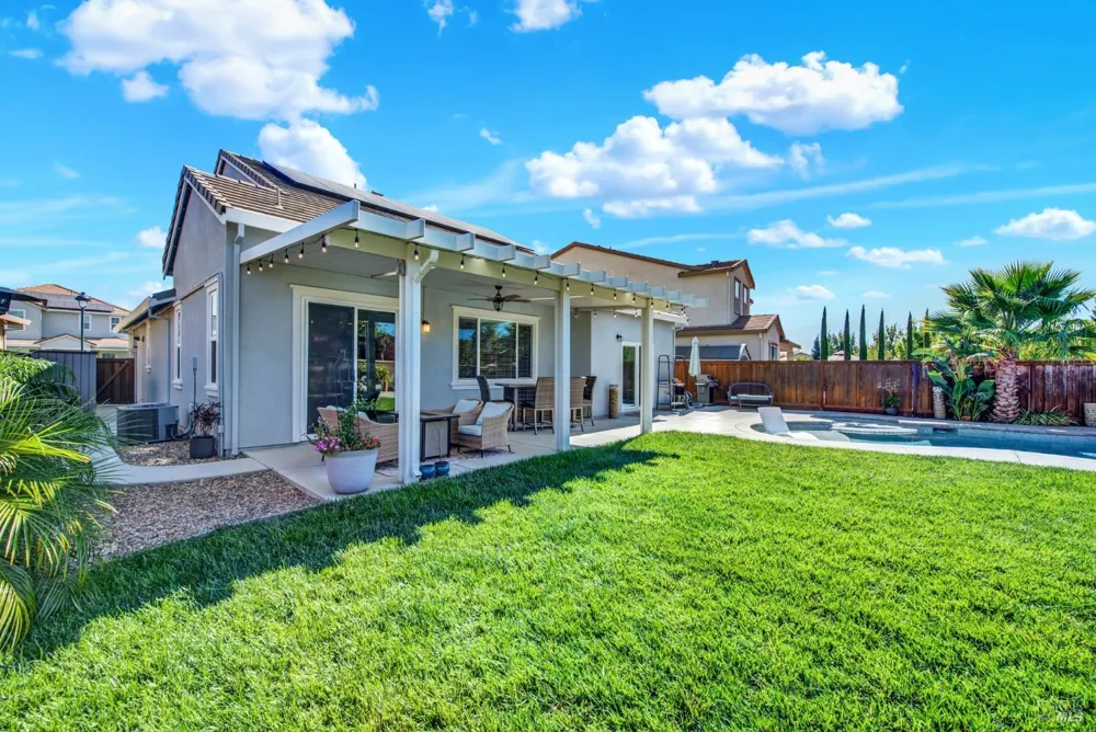 426 Crimson Circle Vacaville, CA 95687