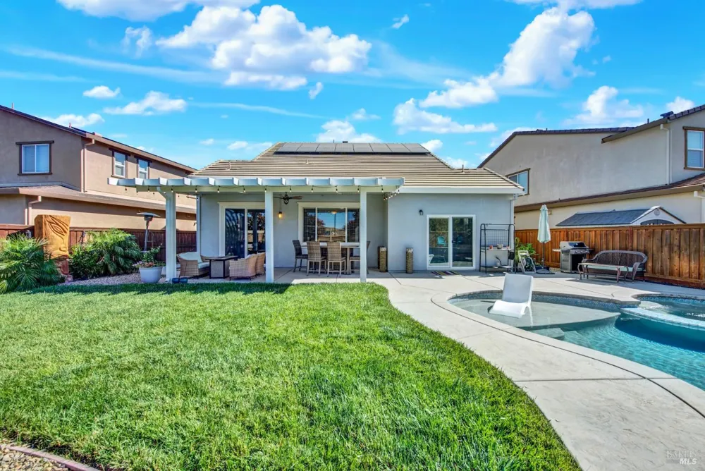 426 Crimson Circle Vacaville, CA 95687