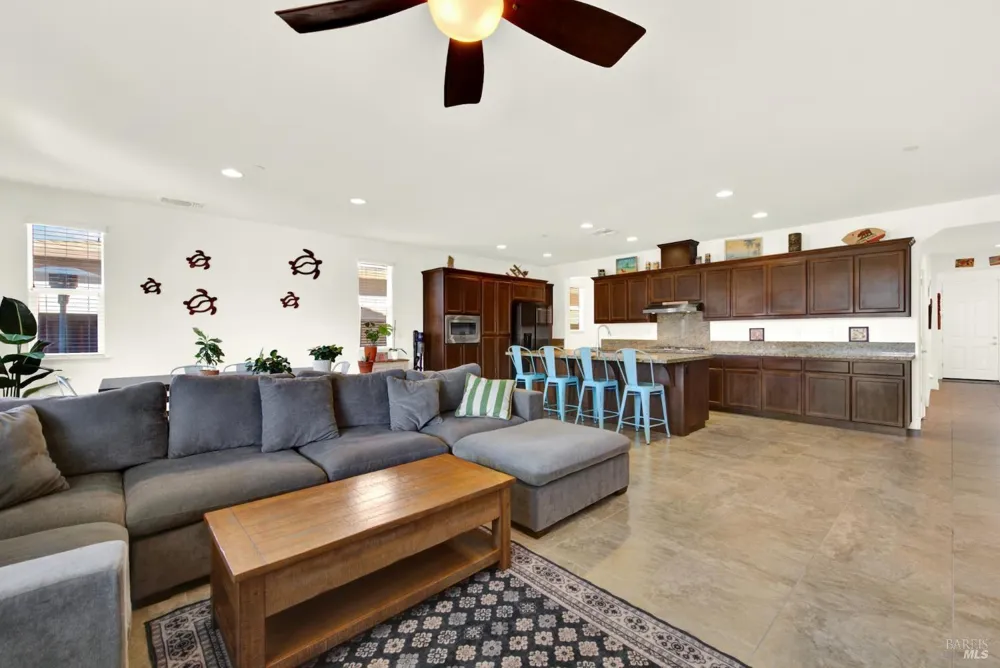 426 Crimson Circle Vacaville, CA 95687