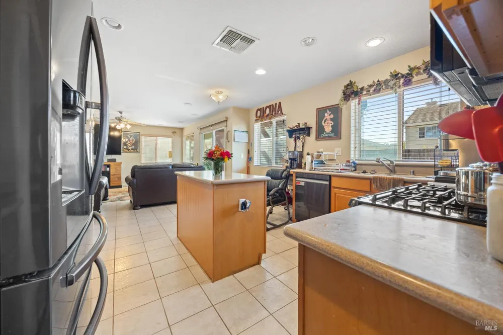 1710 Altus Lane Suisun City, CA 94585