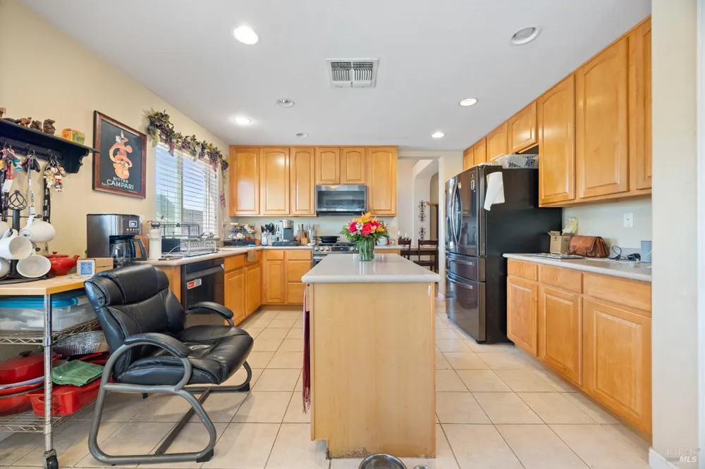 1710 Altus Lane Suisun City, CA 94585