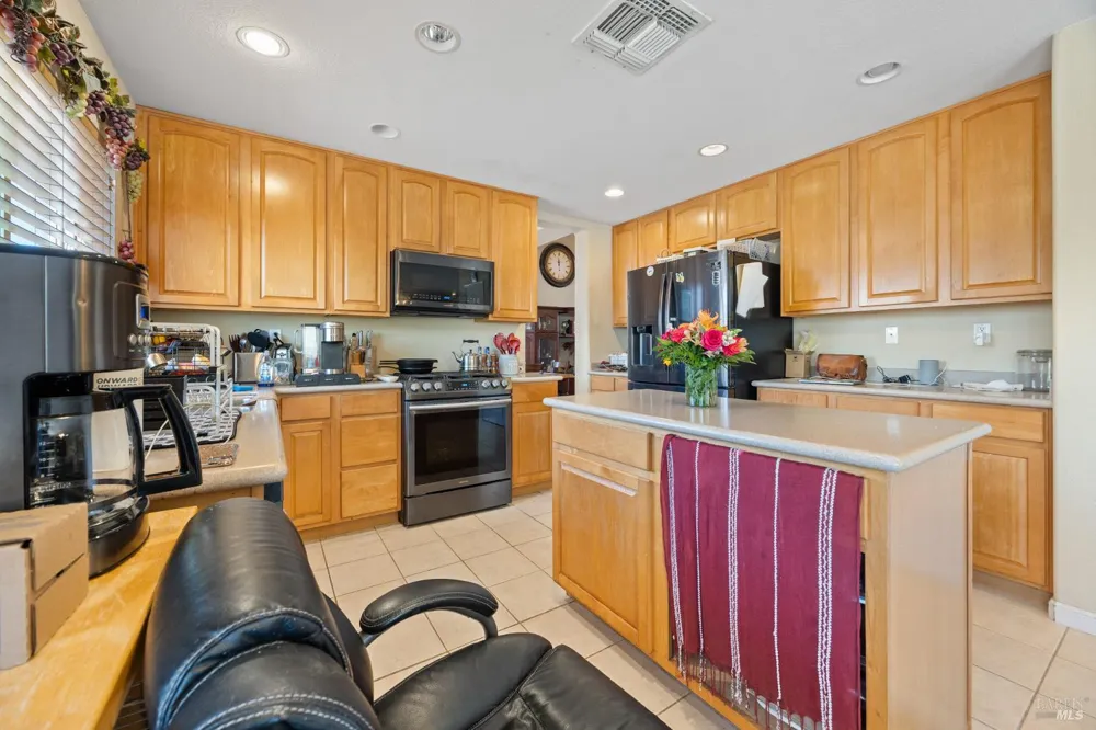 1710 Altus Lane Suisun City, CA 94585