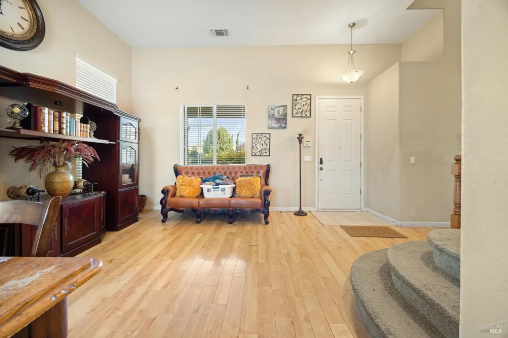 1710 Altus Lane Suisun City, CA 94585