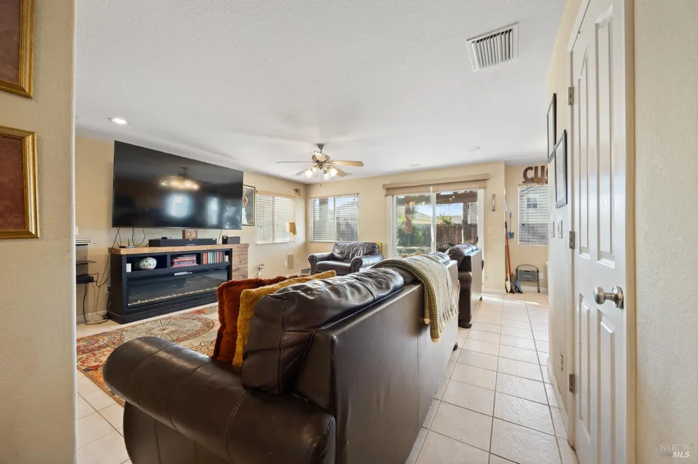 1710 Altus Lane Suisun City, CA 94585