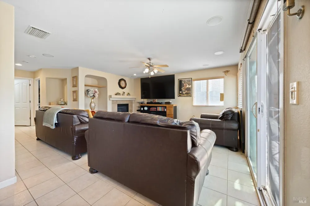 1710 Altus Lane Suisun City, CA 94585