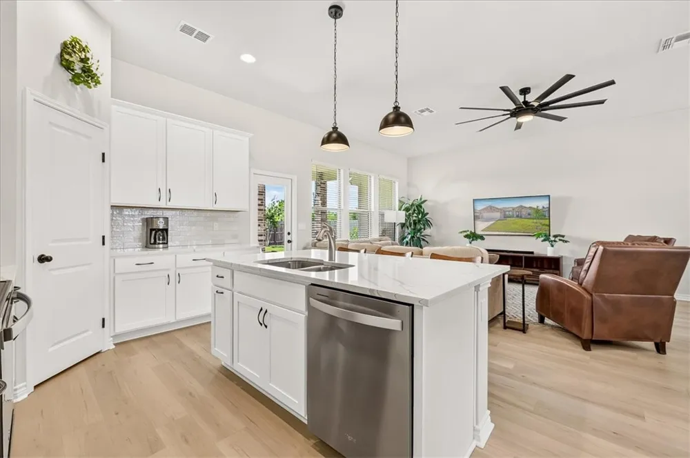 7910 Krypton Drive Corpus Christi, TX 78414
