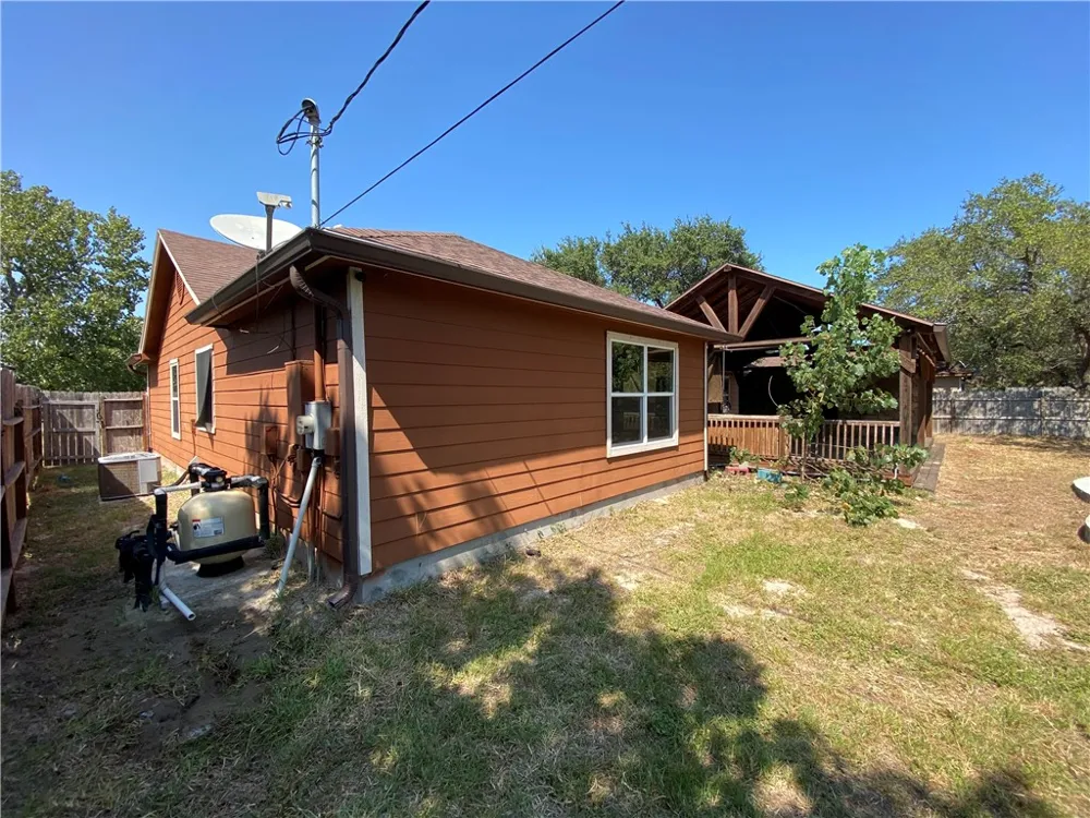 2261 Baywood Ingleside, TX 78362