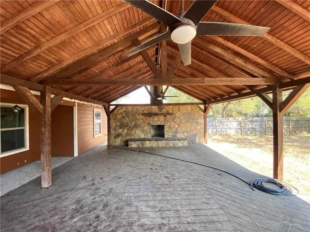 2261 Baywood Ingleside, TX 78362