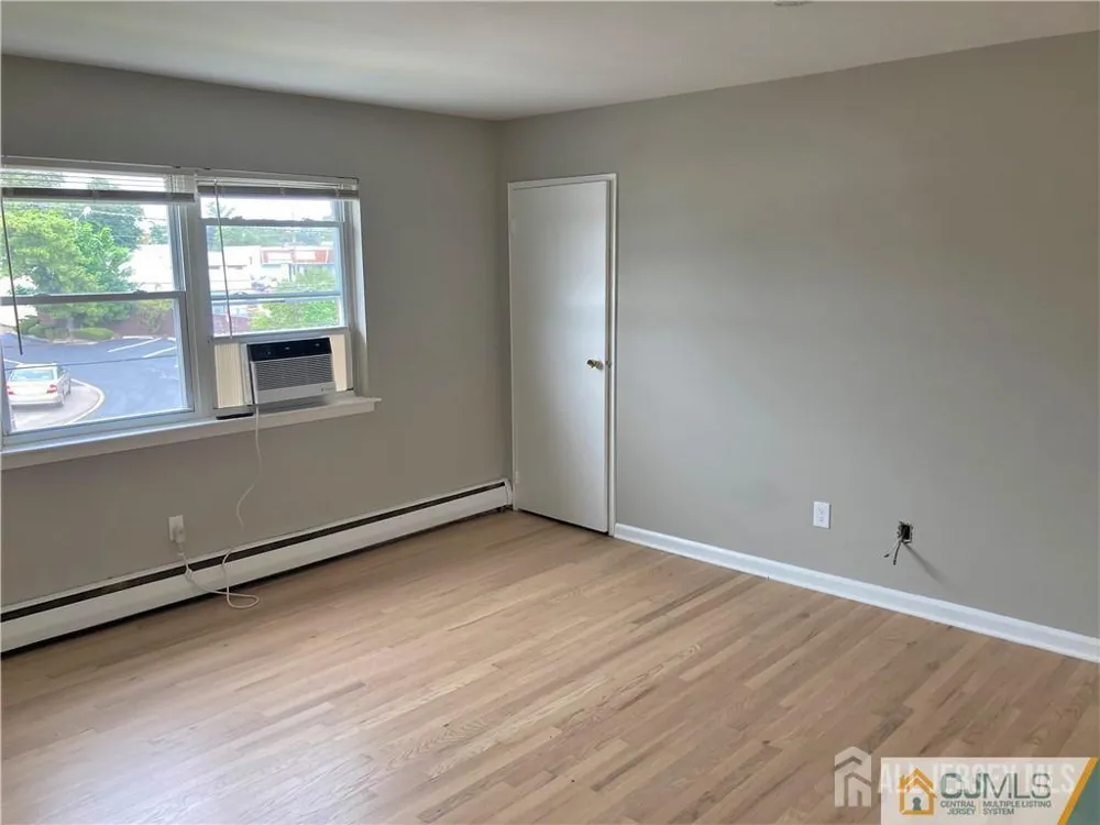 250 Penn Avenue #4B Edison, NJ 08817