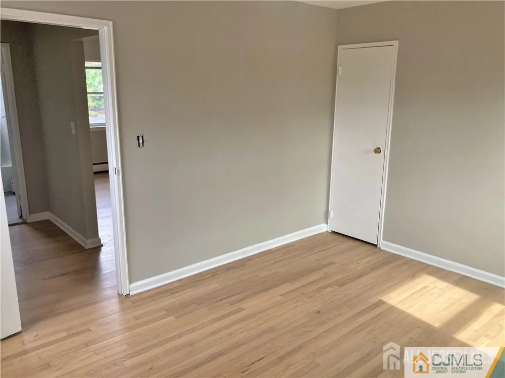 250 Penn Avenue #4B Edison, NJ 08817