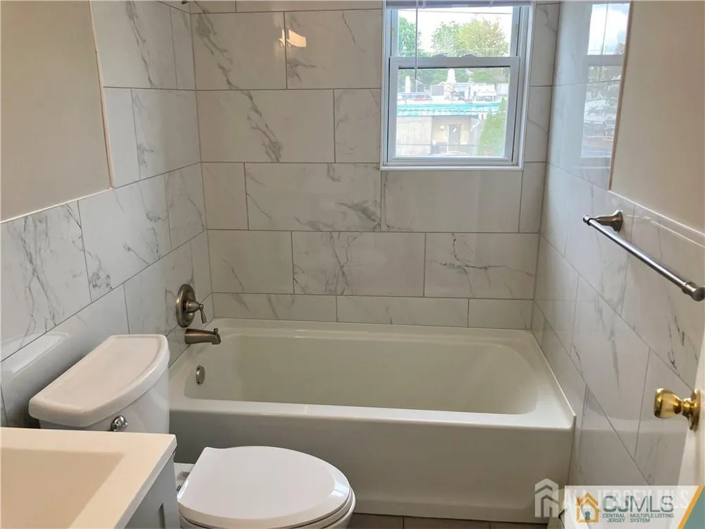 250 Penn Avenue #4B Edison, NJ 08817