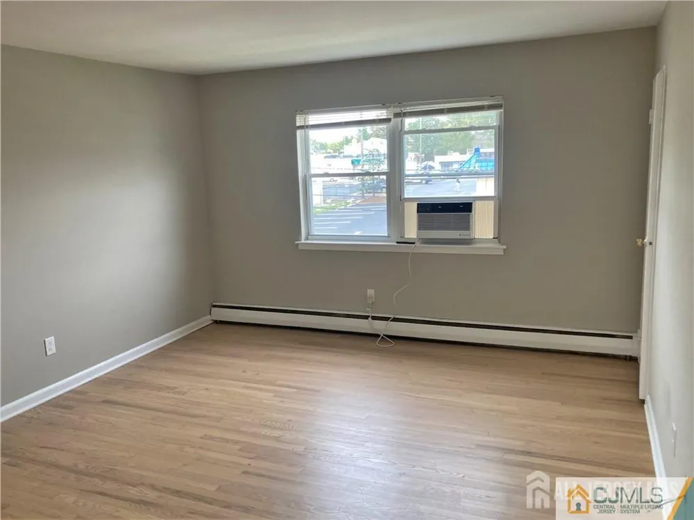 250 Penn Avenue #4B Edison, NJ 08817