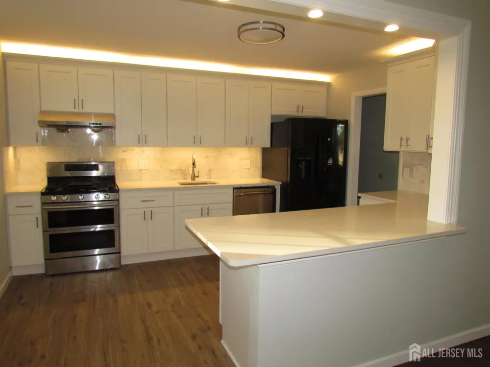 5284 Deborah Drive Piscataway, NJ 08854