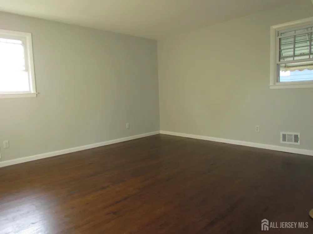5284 Deborah Drive Piscataway, NJ 08854
