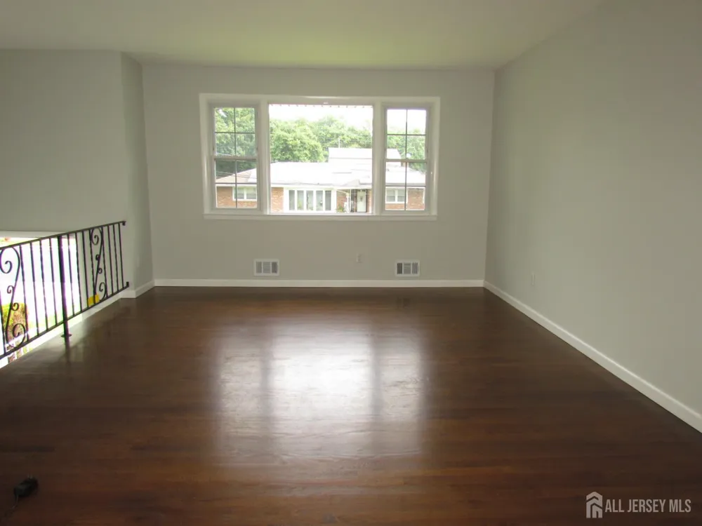5284 Deborah Drive Piscataway, NJ 08854