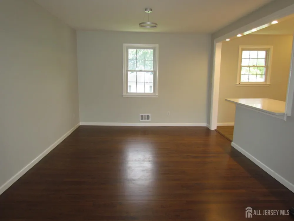 5284 Deborah Drive Piscataway, NJ 08854