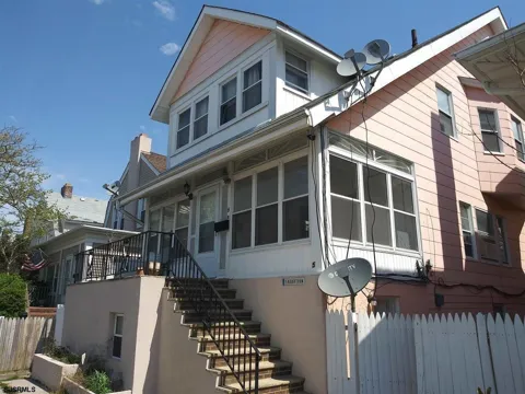 5 N Bartram Ave